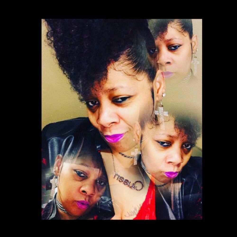 Meet your Posher, Desha